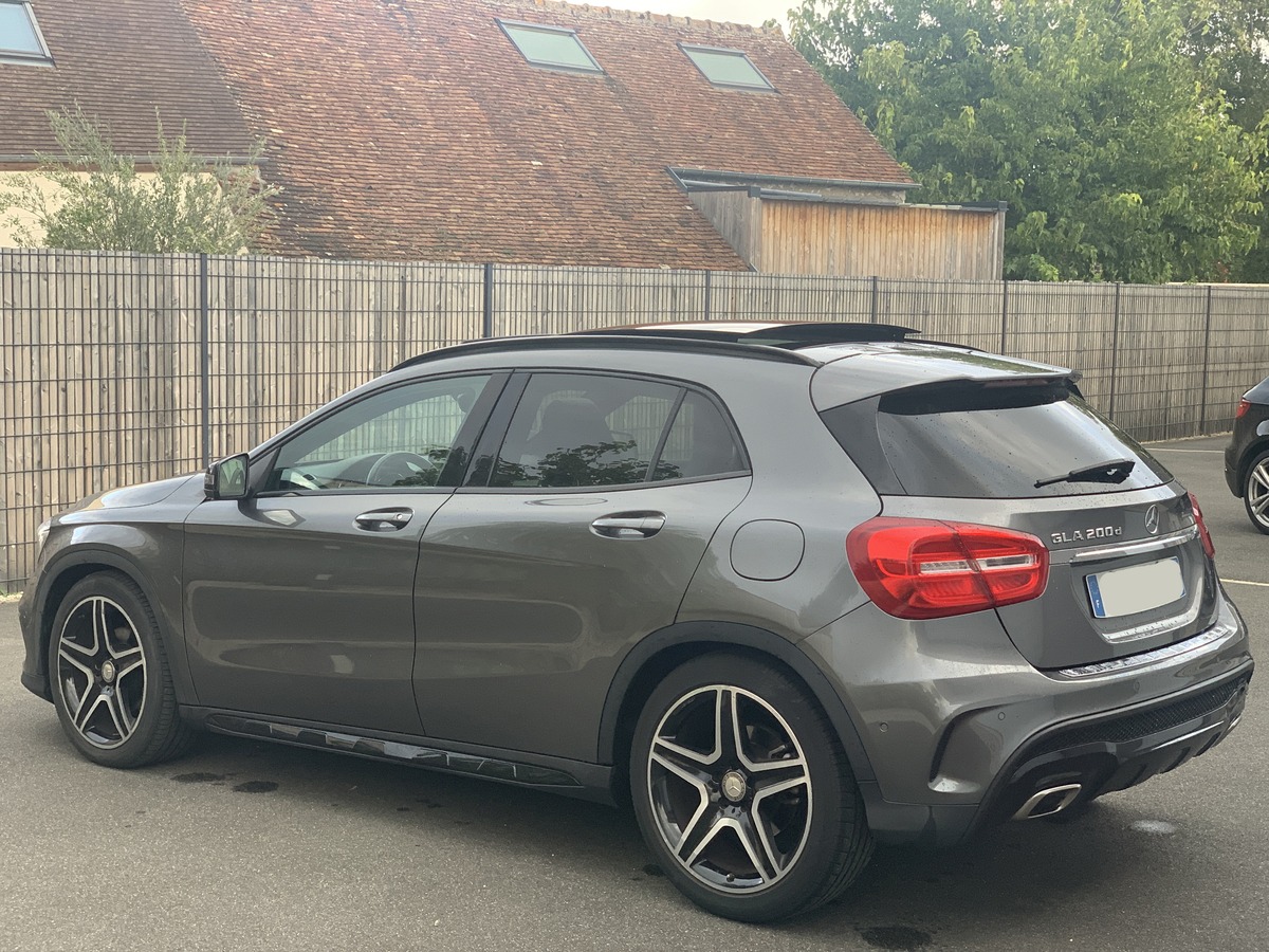 Mercedes-Benz GLA* 200 Fascination AMG 1°Main 7G-DCT