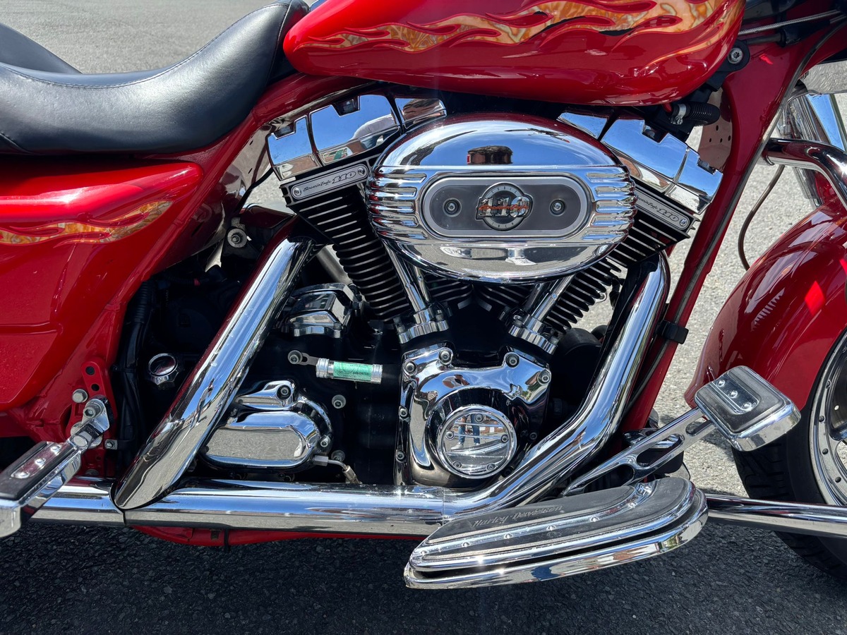 Moto Moto Harley-Davidson FLHRSE3 Screamin' Eagle Road King 2007