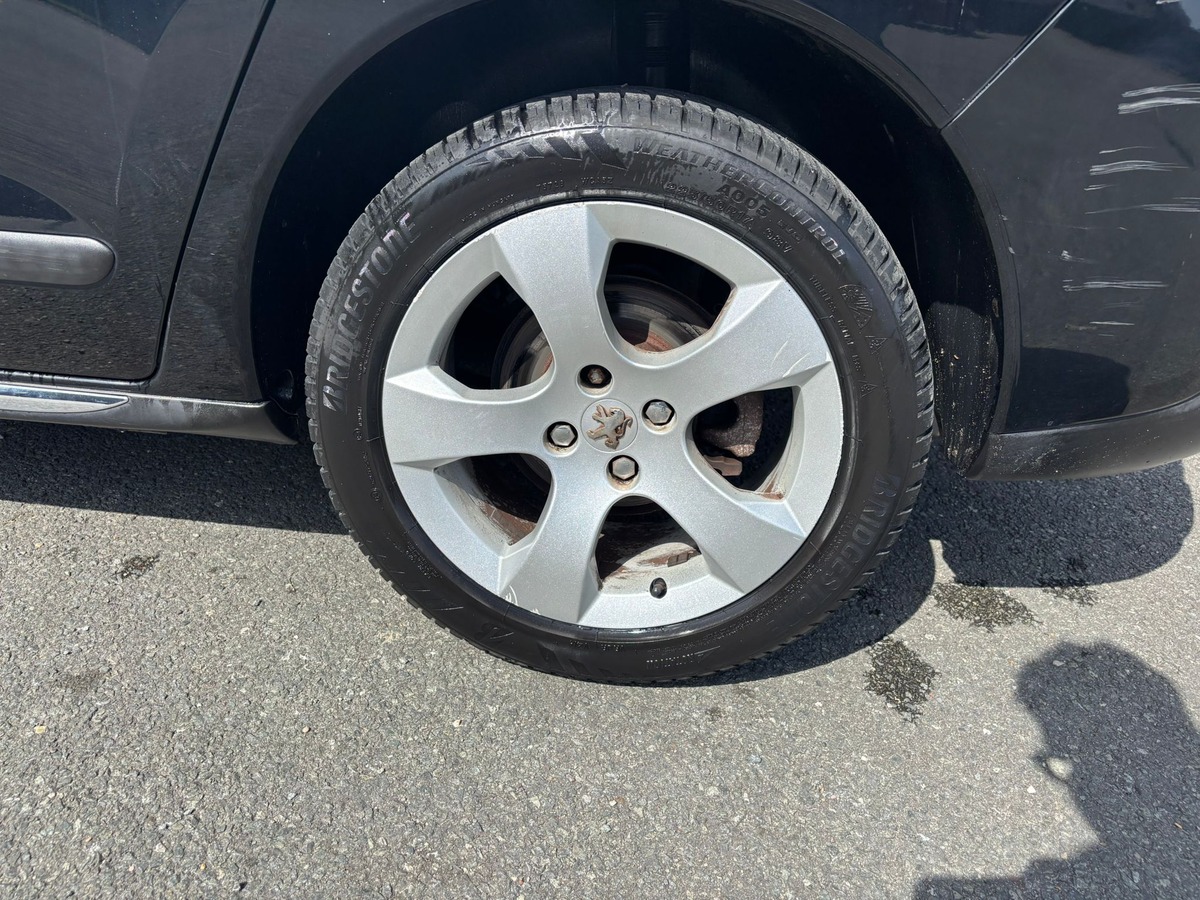 Peugeot 3008 2.0 HDI Premium Pack - ATTELAGE - DISTRIBUTION NEUVE - GARANTIE