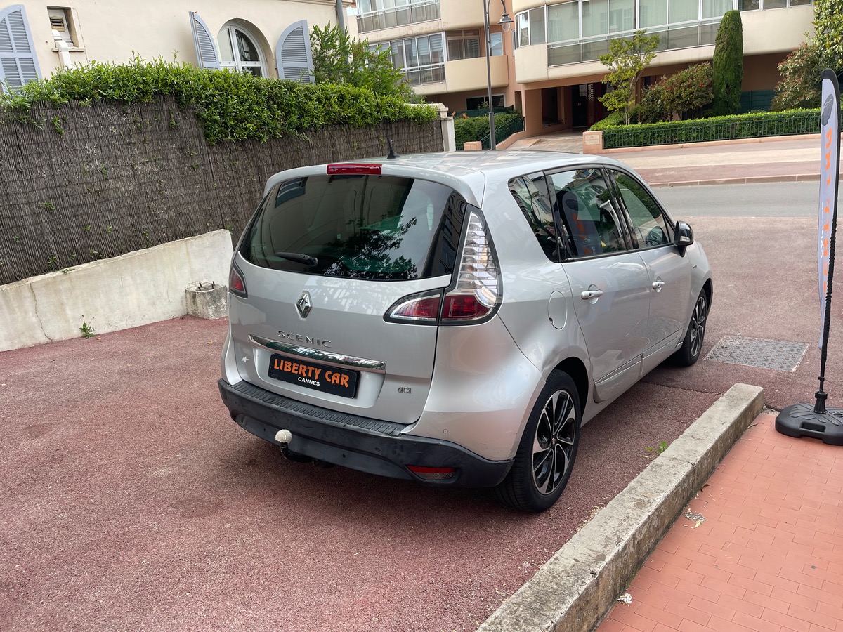 RENAULT Scenic III  1.5 DCI 110 cv / Phase 2 /Edition Bose / Boîte auto / Attelage