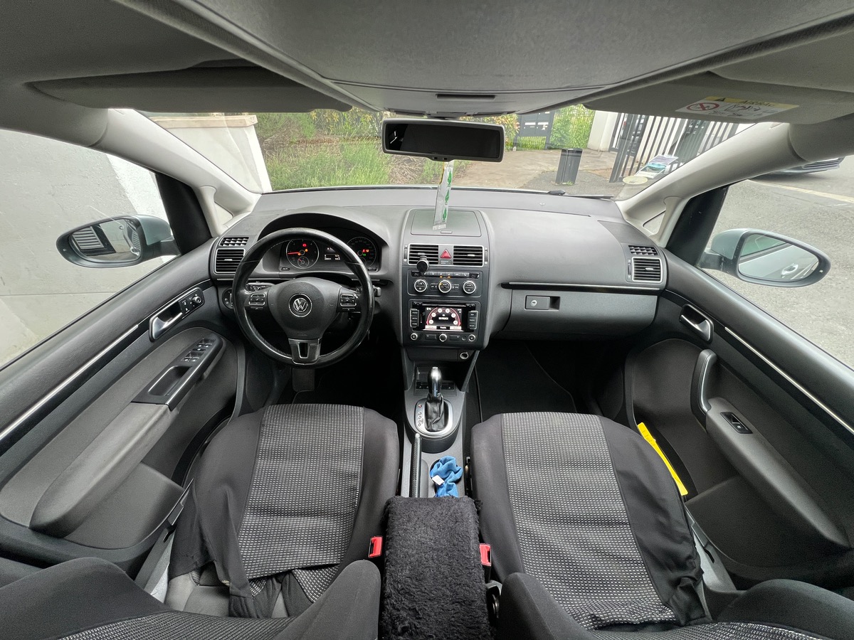 Volkswagen Touran Confortline 2.0 TDI 140 DSG6
