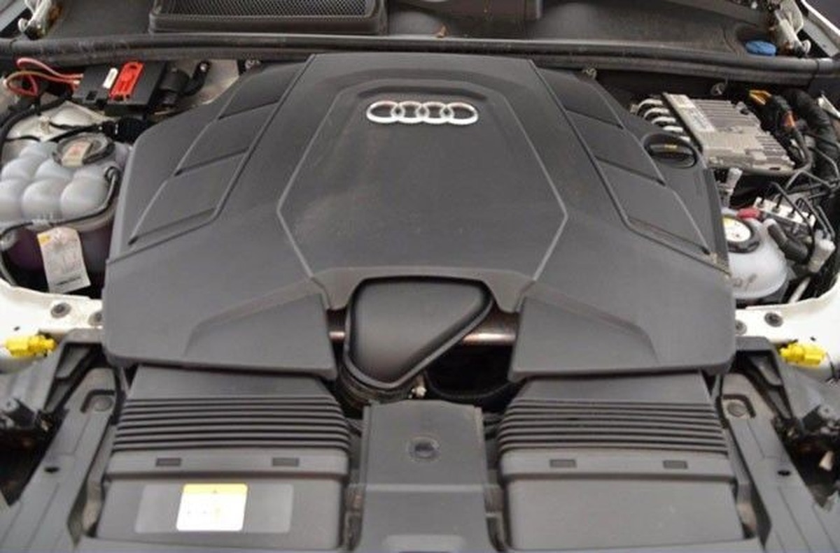 Audi Q7 II 55 TFSI e 380ch S line quattro Tiptronic 5 places/Attelage/Toit ouvrant/Feux matriciels