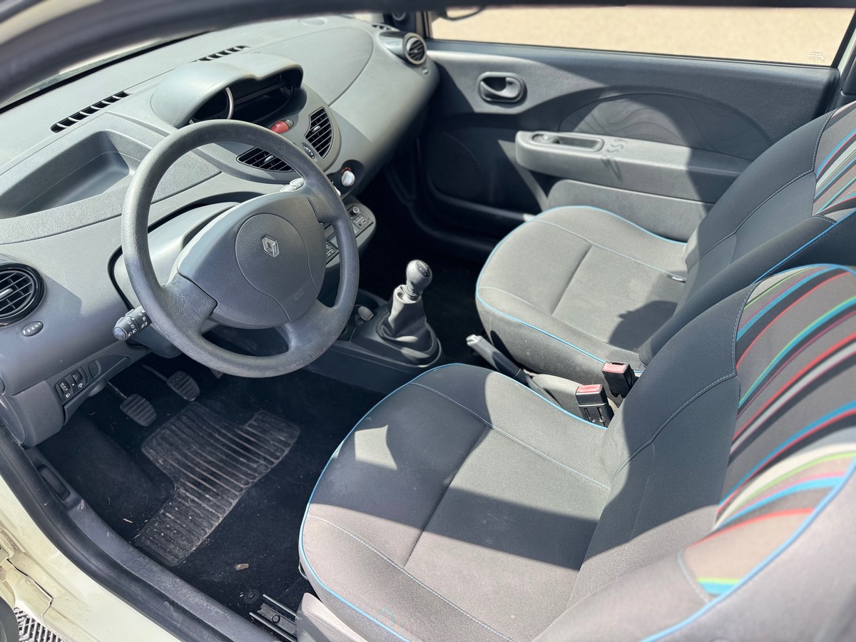RENAULT Twingo Phase 2 (X44) 1.2 i 16V LEV eco2 75 cv - CLIMATISATION - IDEAL JEUNE PERMIS