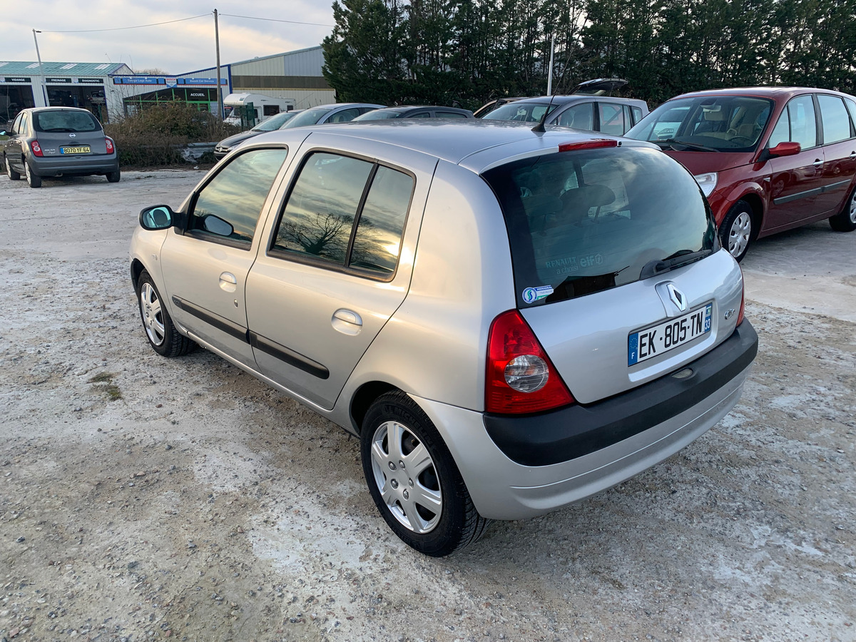 RENAULT Clio 1.5 dci - 65CH 201038KM