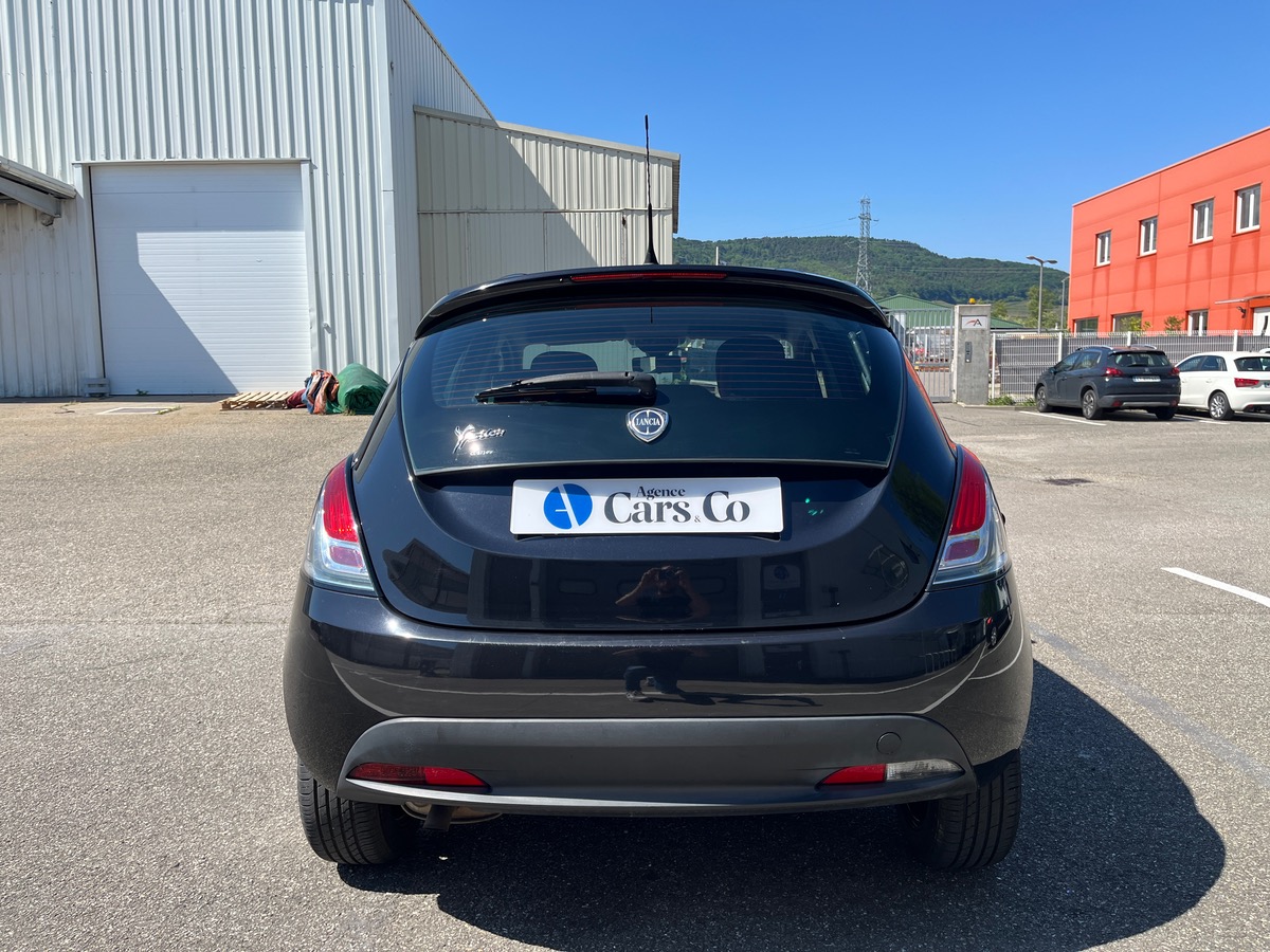 Lancia Ypsilon III 1.3 MULTIJET 95 BLACK&RED 5P