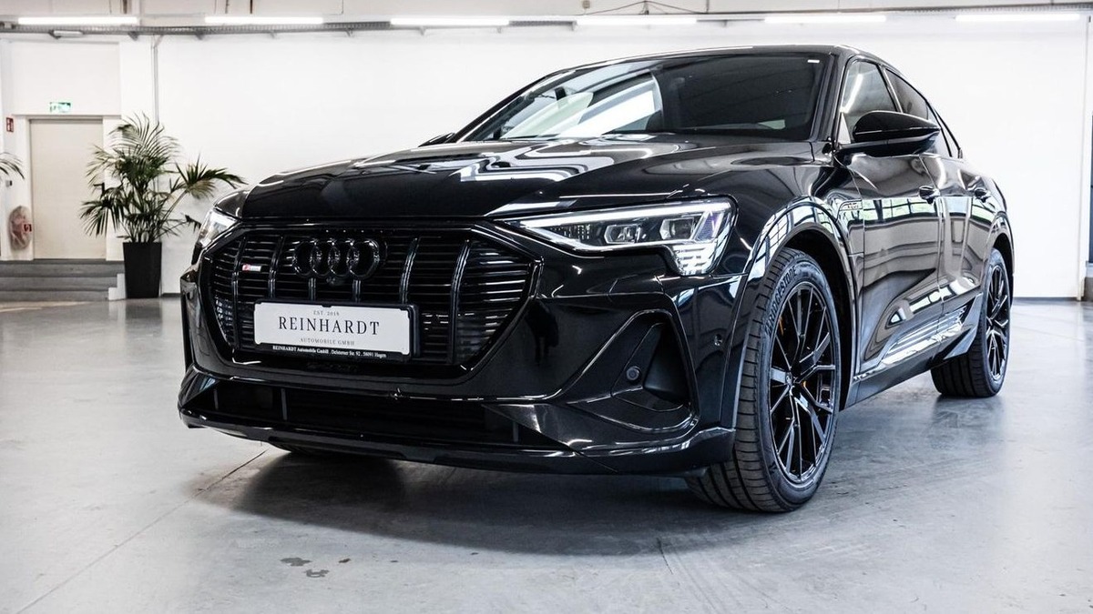 Audi e-tron Sportback 55 408ch S Line e-quattro Black Edition Bang&Olufsen Toit ouvrant