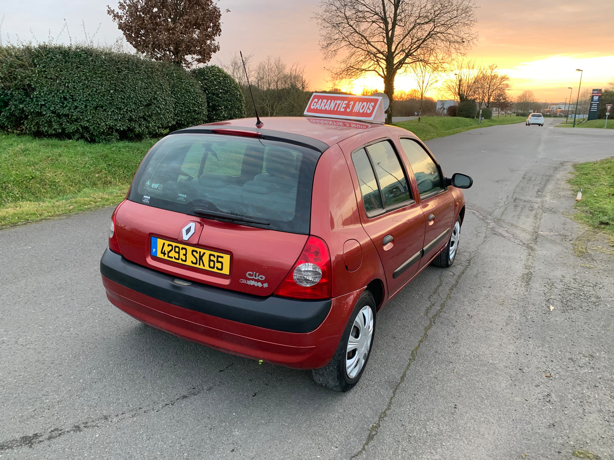 RENAULT Clio 1.2 16V 75CV 99637KM