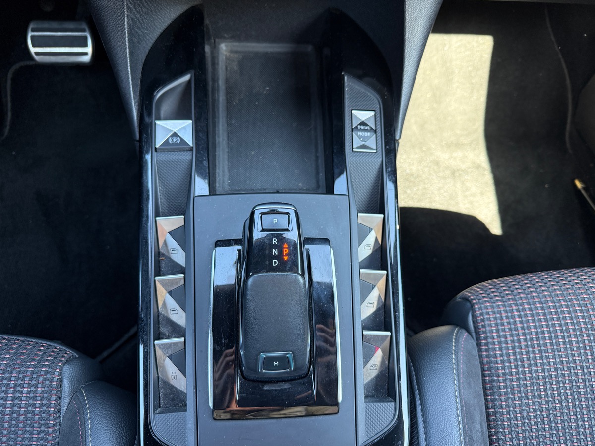 Citroën DS3 CROSSBACK 130 BLUEHDI EAT8 PERFORMANCE LINE, SUIVI COMPLET, CARPLAY