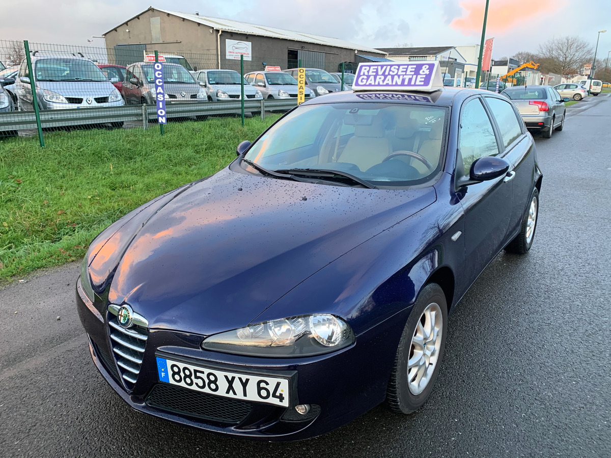 Alfa Romeo 147 1.6i 16V 120CV 92210KM 1ER MAIN