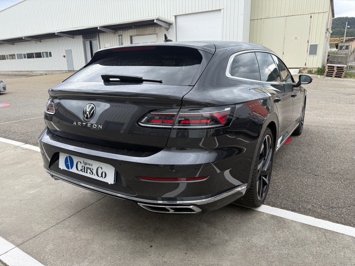 Volkswagen Arteon ShootingBrake 2.0L TDi EVO SCR DSG7 150 cv R-line, Toit ouvrant, Suivi Complet