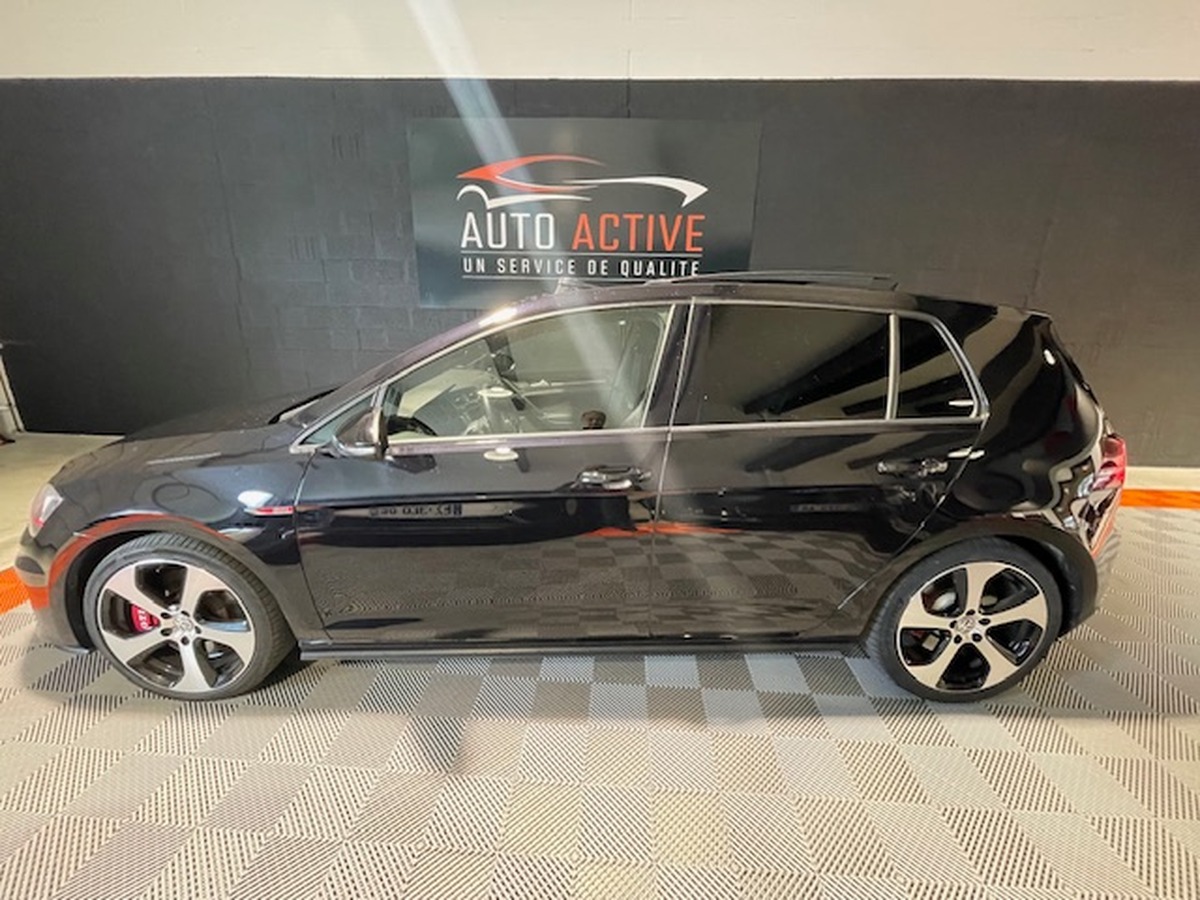 Volkswagen Golf GTI 230CV DSG6
