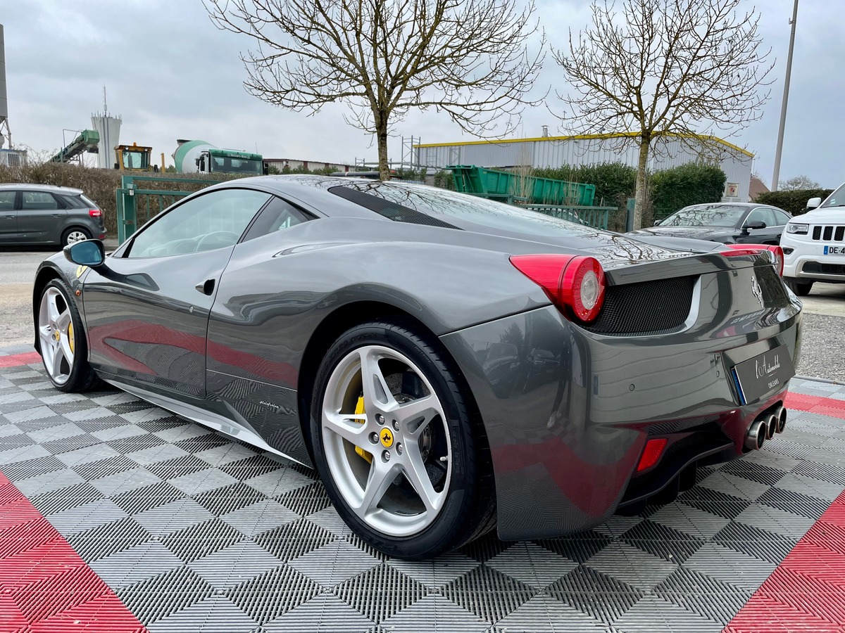 Ferrari 458 ITALIA V8 570 GRIS SILVERSTONE UJ