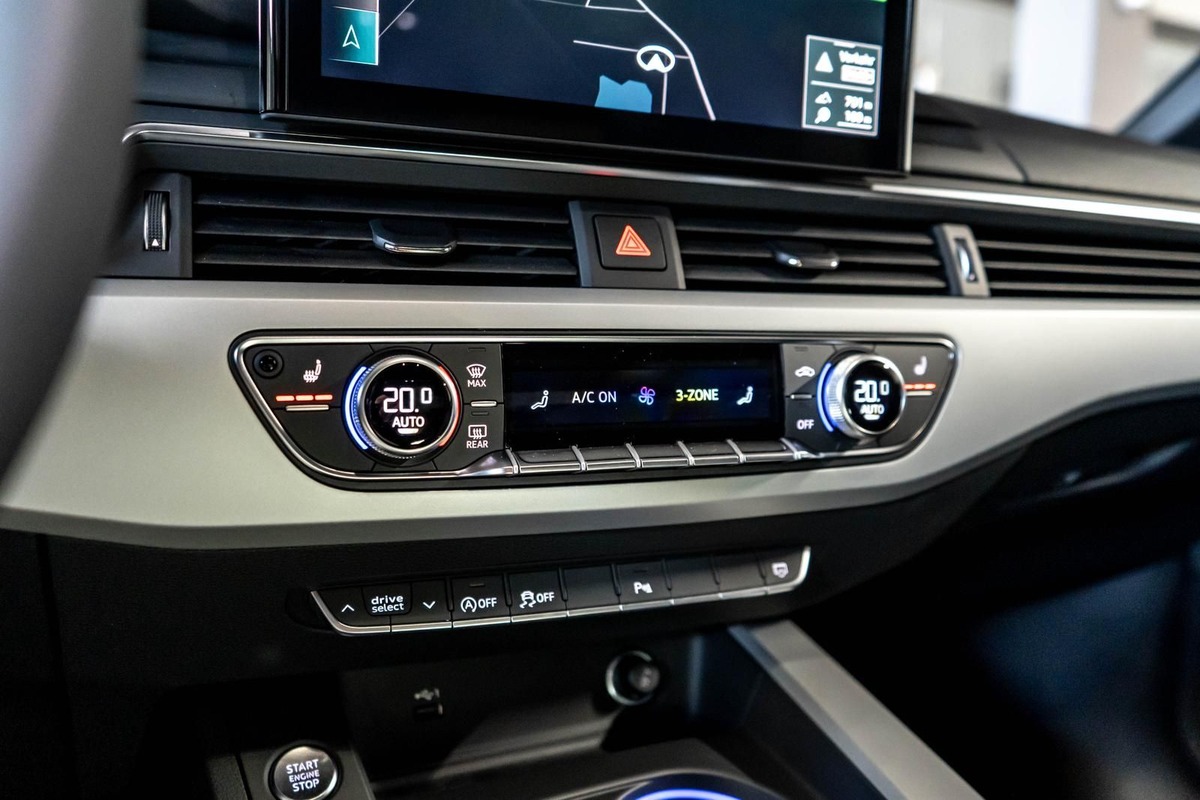 Audi A4 V 40 TDI 204ch Competition S tronic 7