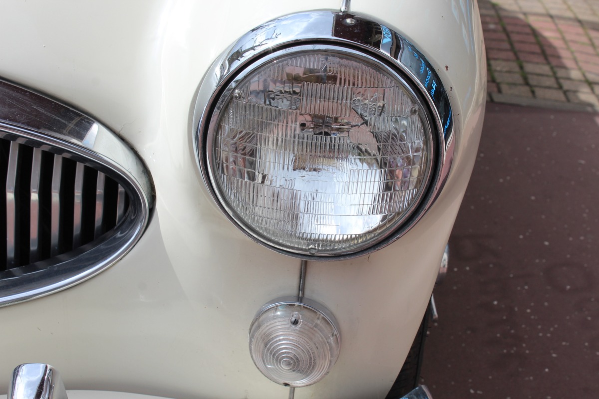 Austin Healey 3000 MK III BJ8 Collection  148
