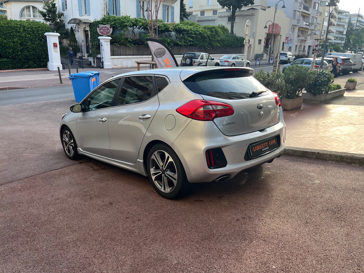 Kia Ceed 1.6 CRDI 136 CV / GT LINE / Caméra de recul / GPS / Jantes