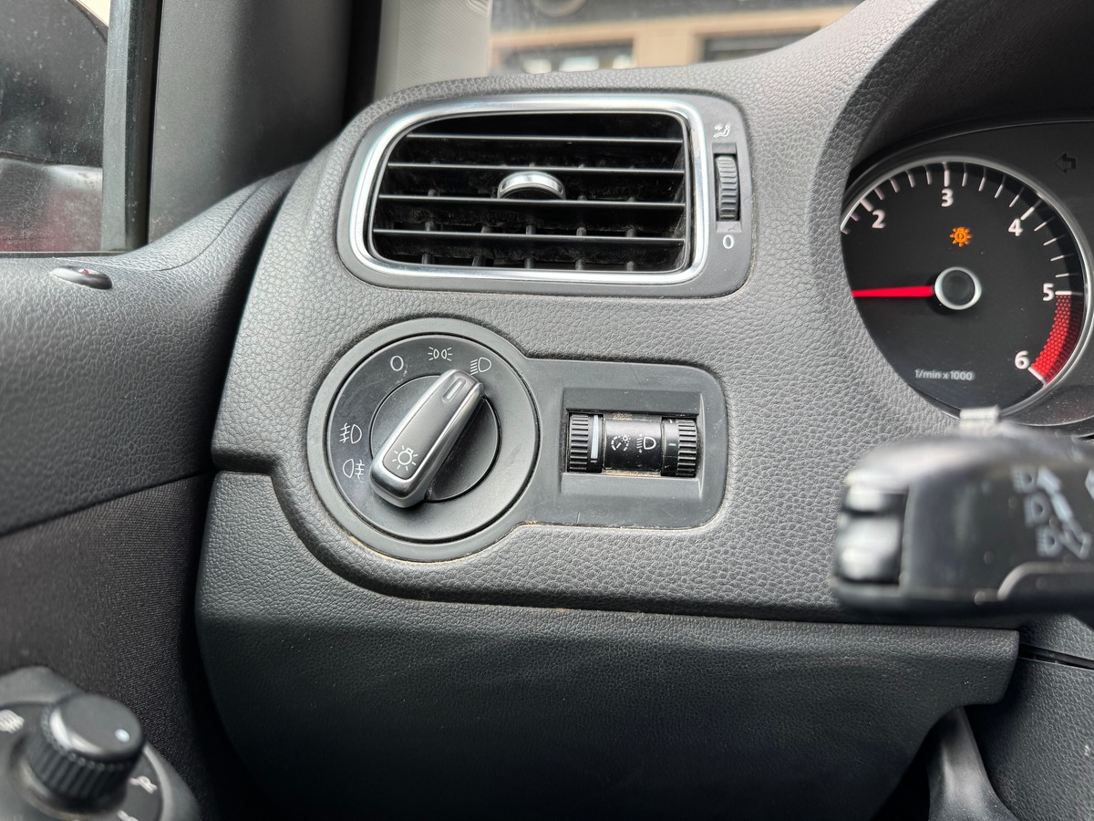 Volkswagen Polo V Confortline 1.6 TDI 75 cv - Ecran Multimédia