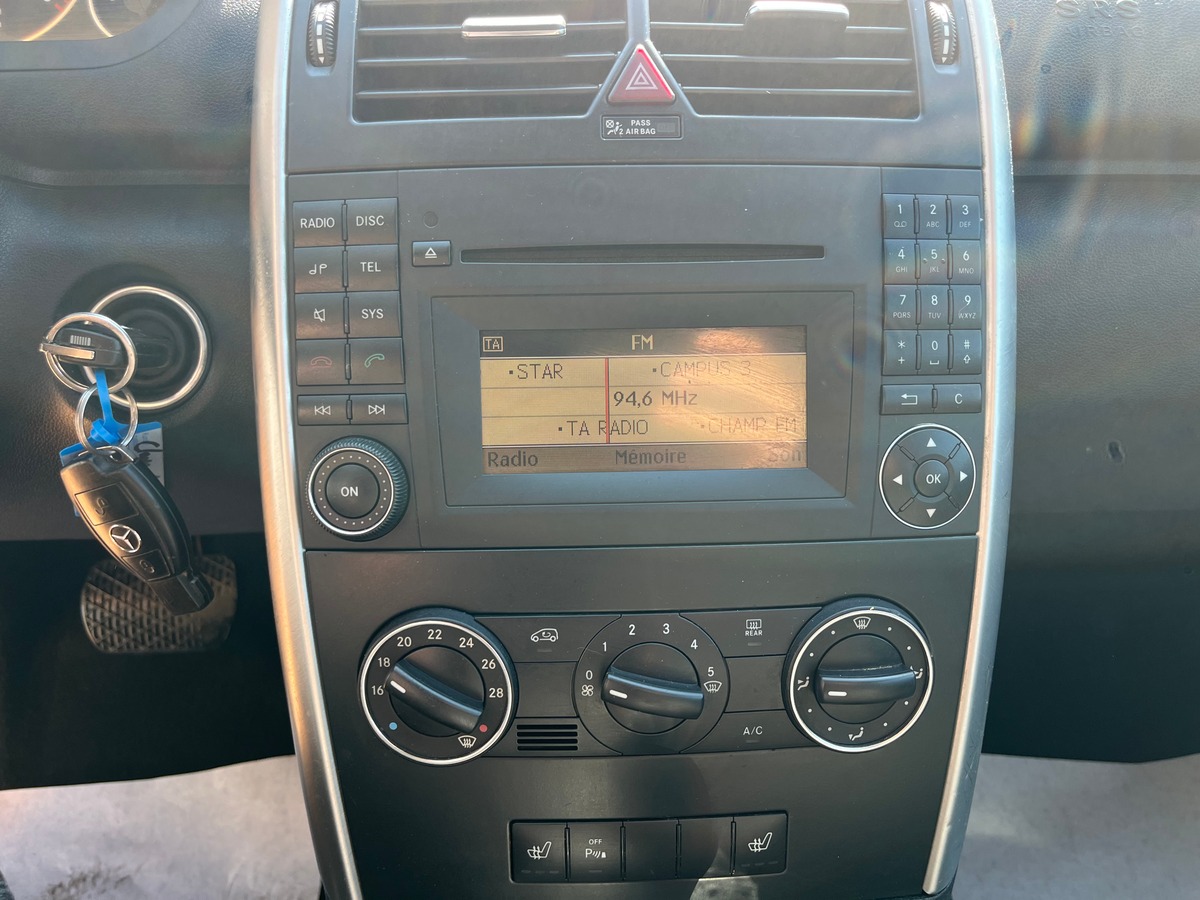Mercedes-Benz Classe A A180 Phase 2 2.0 CDi CVT 110 CH Boîte automatique AVANTGARDE