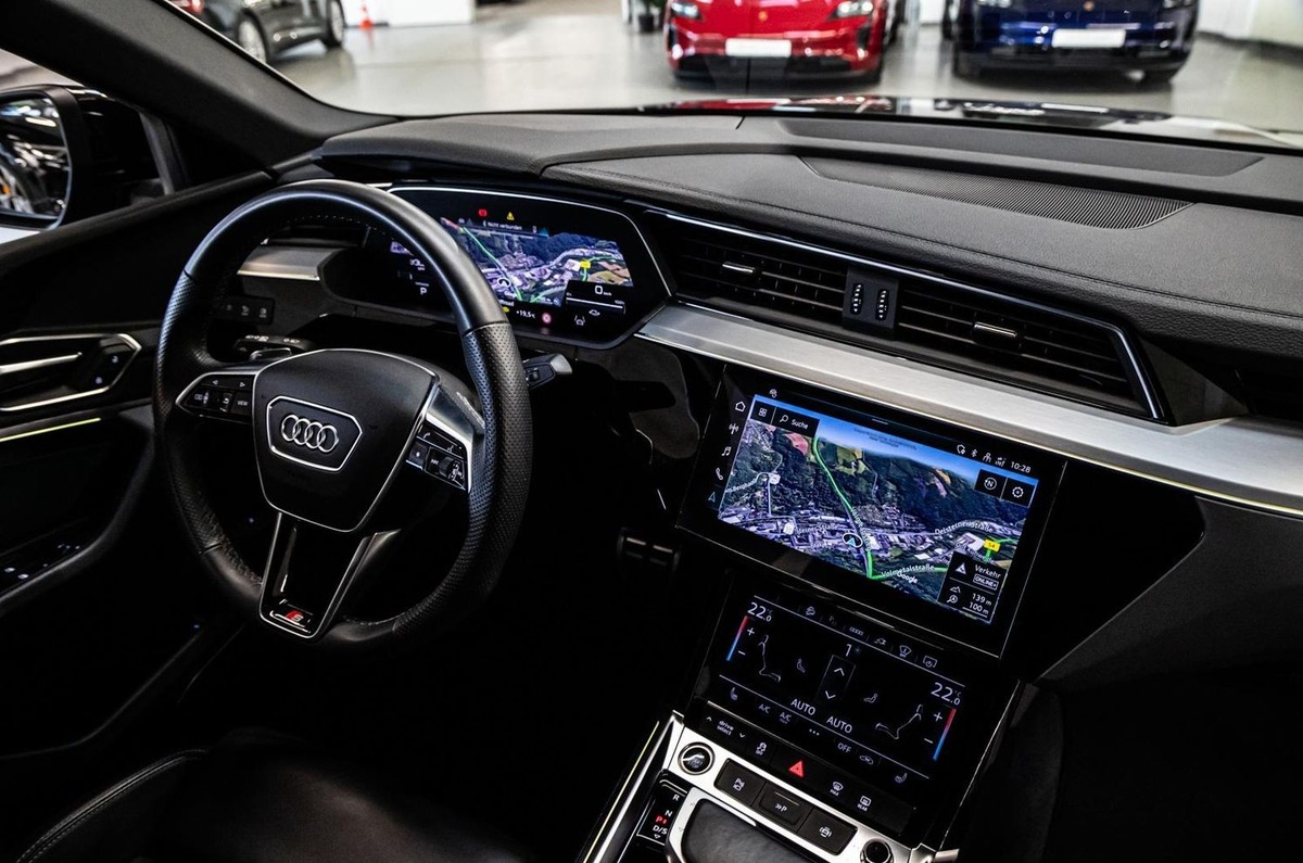 Audi Q8 e-tron 50 340ch S Line quattro Toit ouvrant Bang&Olufsen