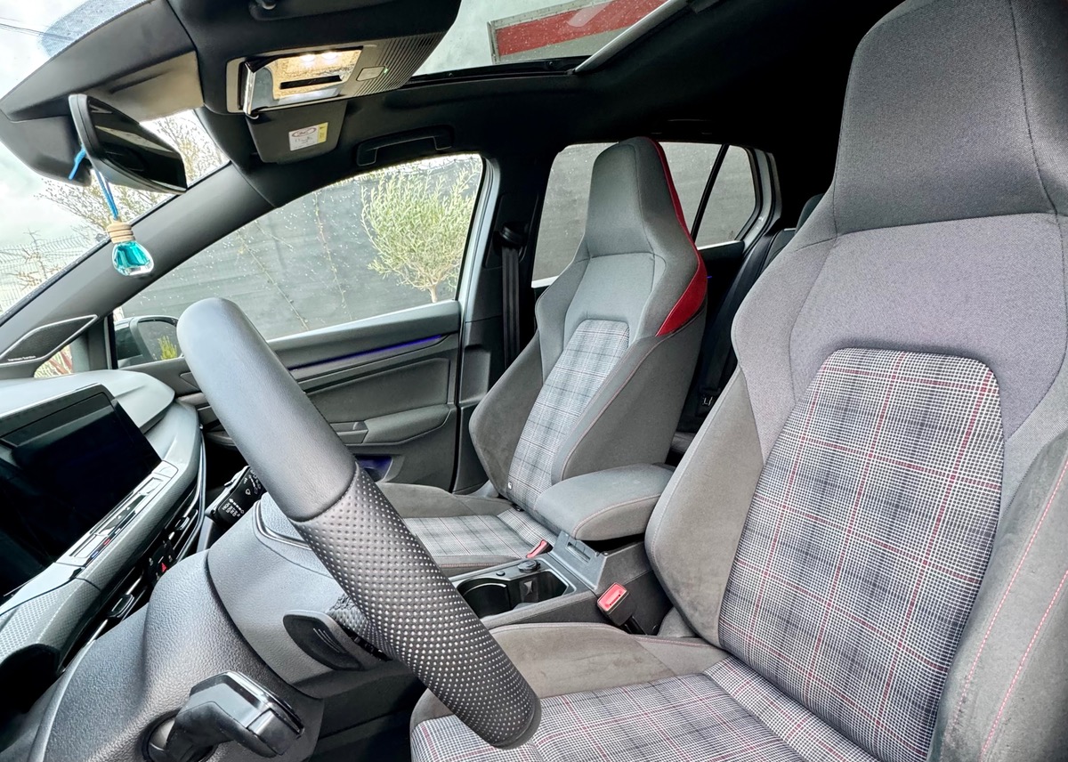 Volkswagen Golf GTI VIII 245 PERFORMANCE