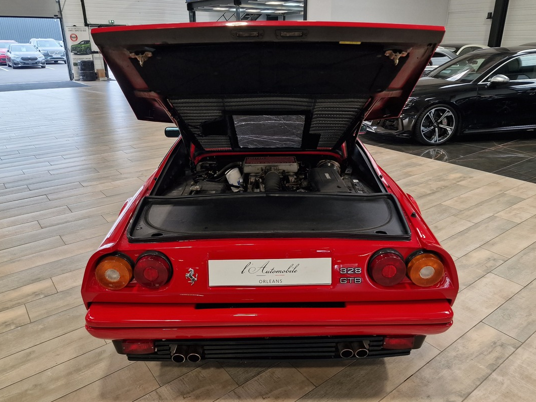 Ferrari 328 GTB 3.2 V8 270 DISTRIBUTION OK E