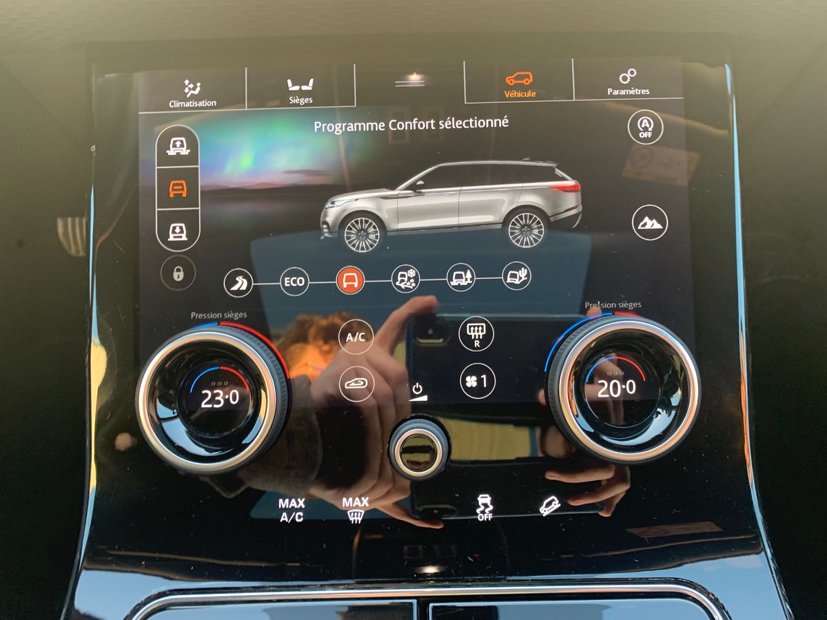 Land-Rover Range Rover Velar R-DYNAMIC 300