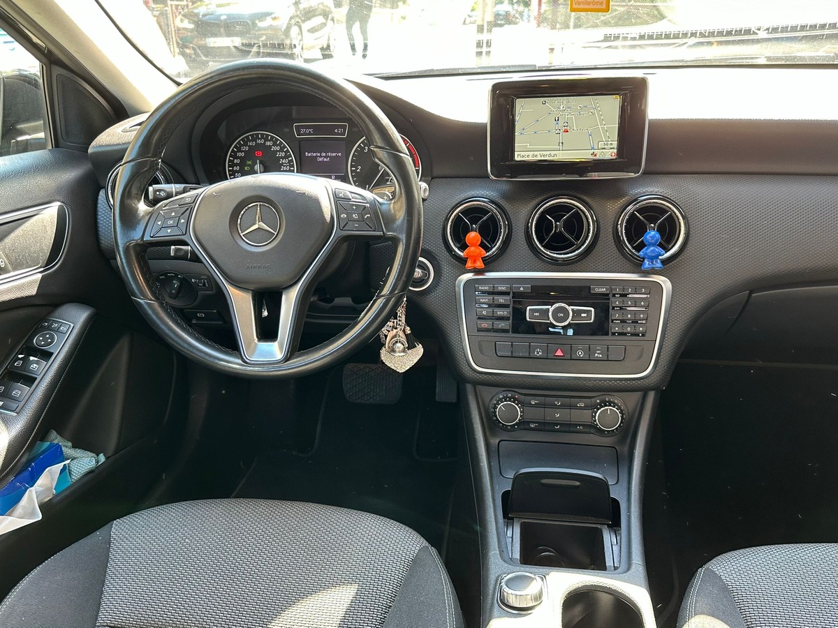 Mercedes-Benz Classe A III (2) 200 D SENSATION 7G-DCT