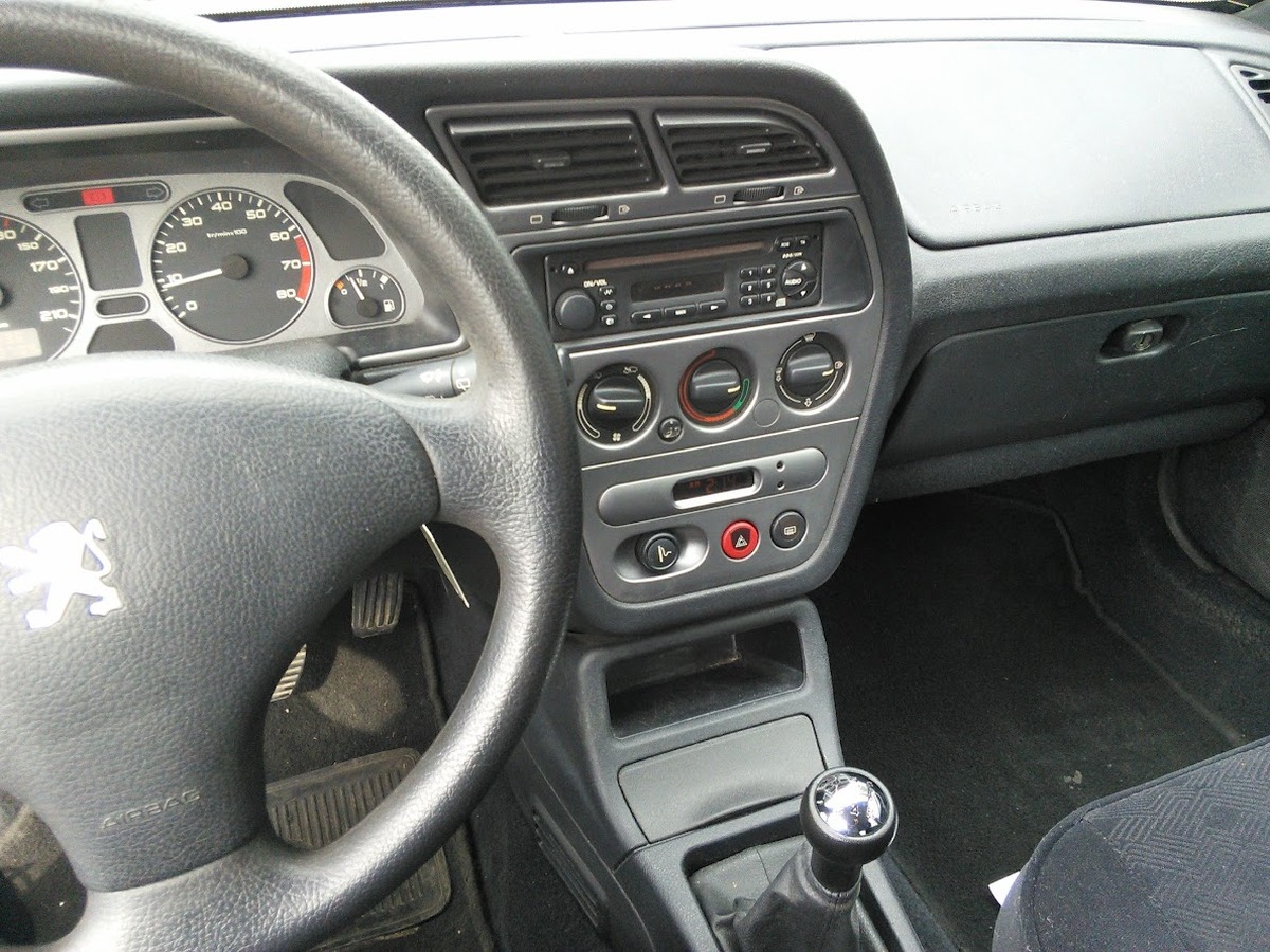 Peugeot 306 1.6 90cv boulevard CLIM