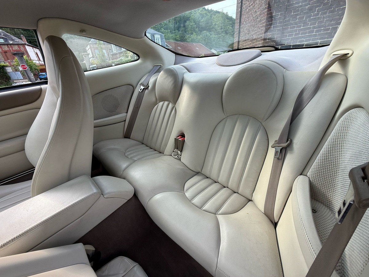 Jaguar XKR 2000