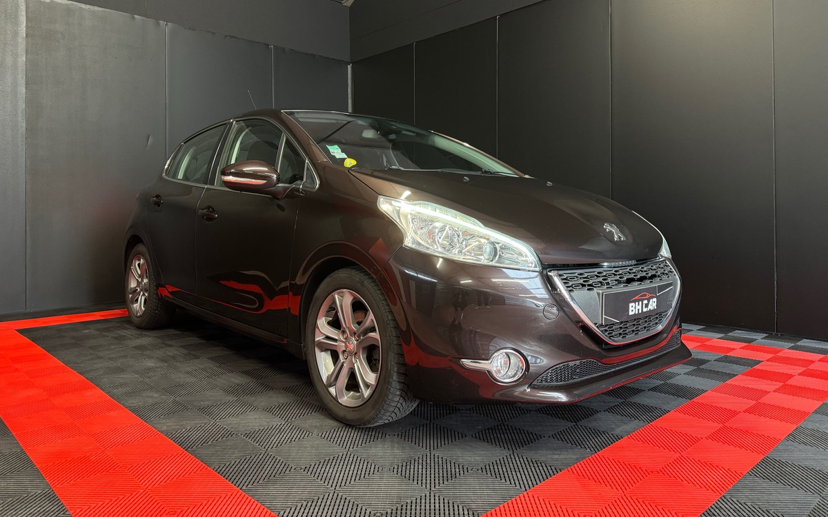 Image: Peugeot 208 1.6 HDI 92 CH BMP6 Garantie 12 Mois