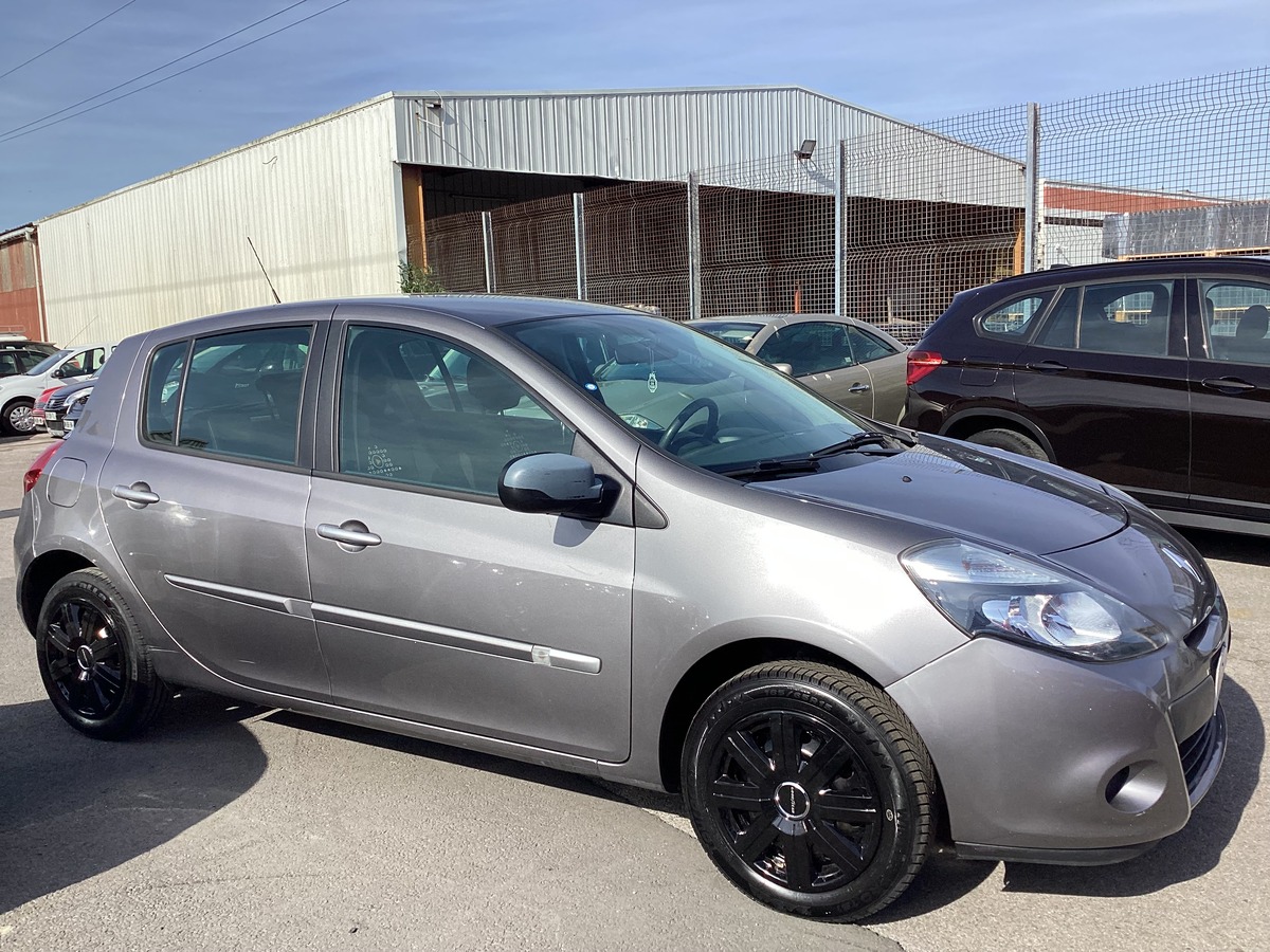 RENAULT Clio 1.2 Authentique