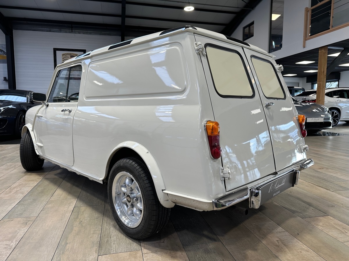 Mini Mini Morris 1300 Van Break Collection