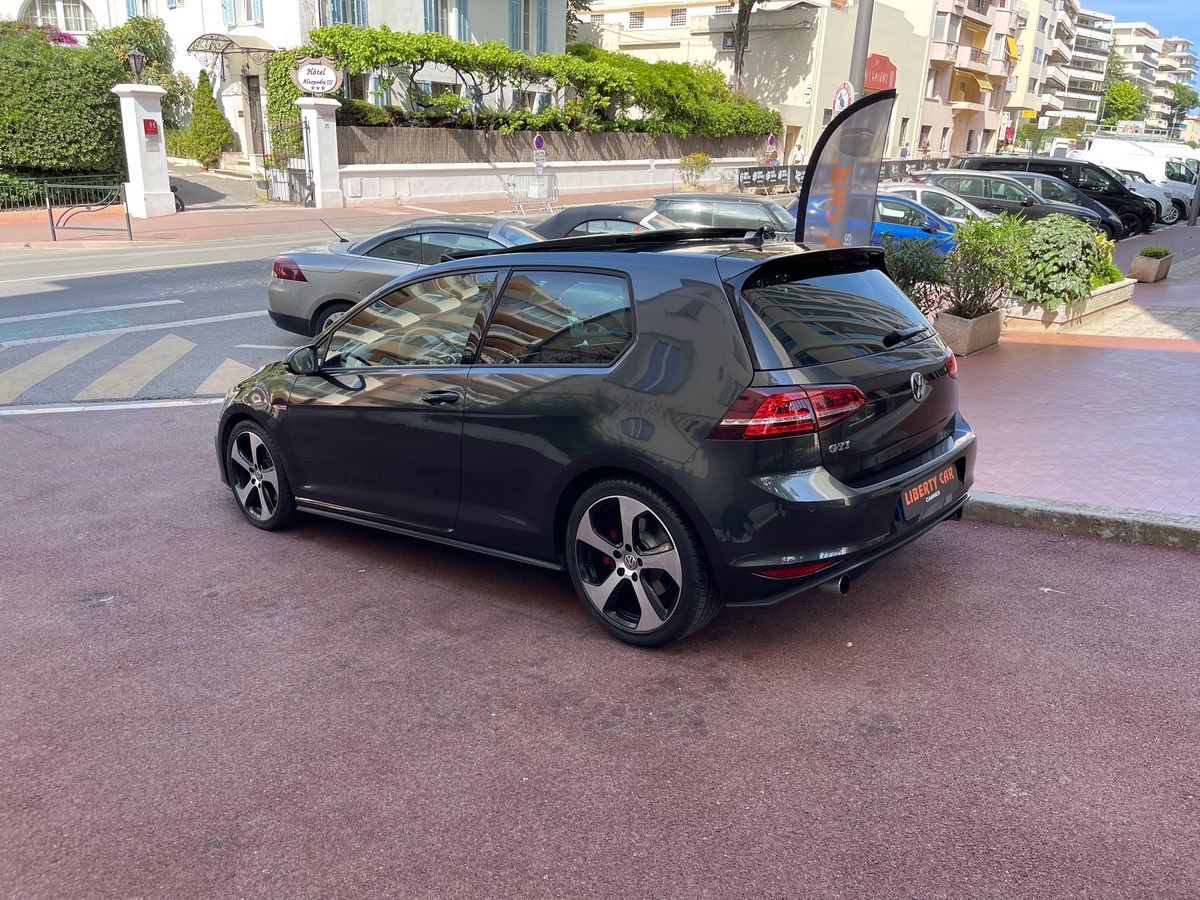 Volkswagen Golf GTI 220 cv / Toit Ouvrant/ STAGE 1