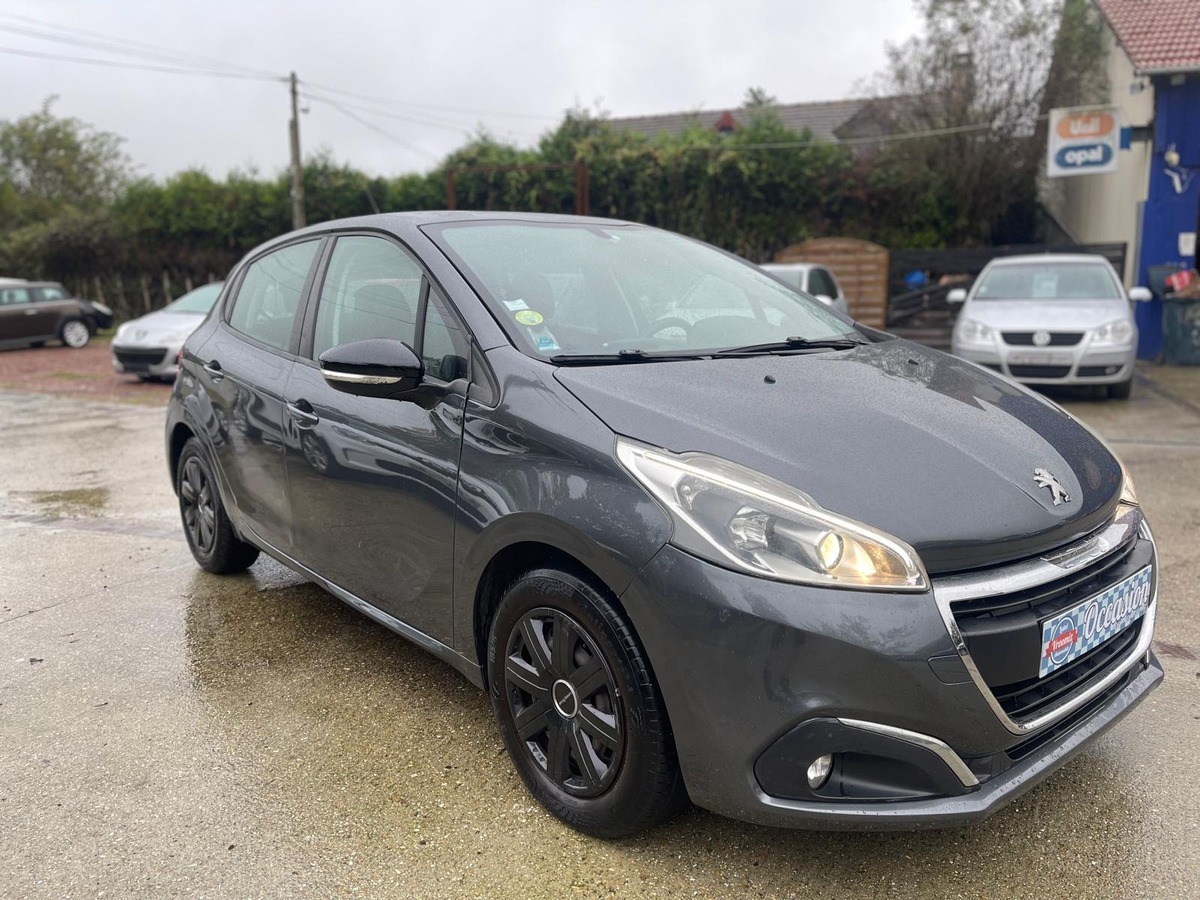 Peugeot 208 Active 1.6 BlueHDi 100ch, 5 portes, 5 places, mise