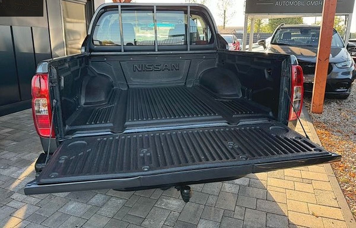 Nissan Navara Pickup Double Cab XE