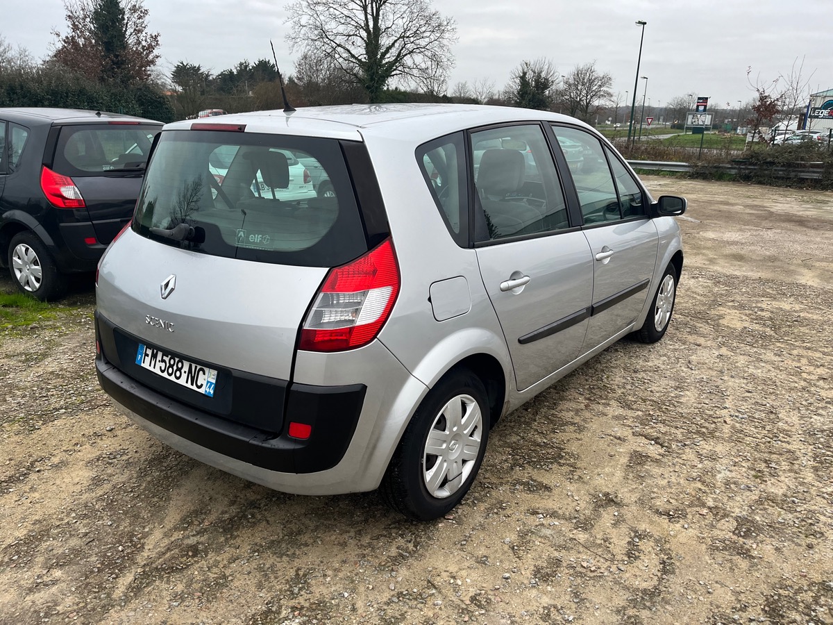 RENAULT Scenic 1.5 dci 82271km