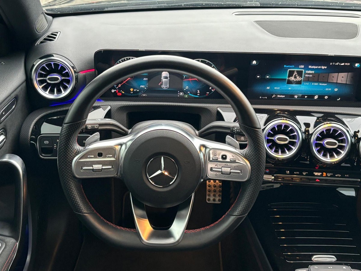 Mercedes-Benz Classe A IV 200 D AMG LINE 8G-DCT - Toit Ouvrant - Sièges Electriques - Gar 12 mois
