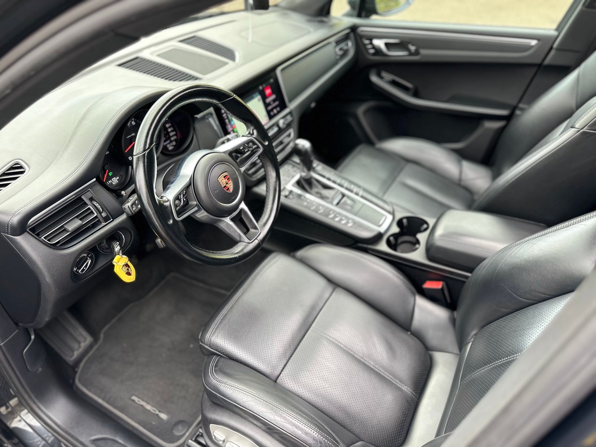 Porsche Macan 2.0 TFSI PDK 245 cv TOIT OUVRANT - BOSE - APPLE CARPLAY - JANTE DU TURBO - CARBONE