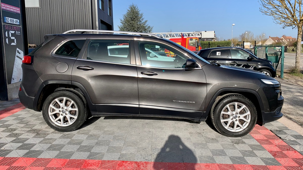 Jeep Cherokee 2.0 CRD 140 2WD LONGITUDE BUSINESS