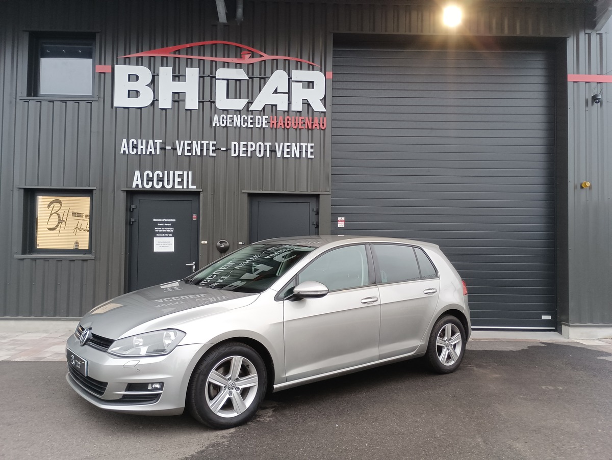 Image: Volkswagen Golf 1.2 TSI 86CV BVM5 Clim auto PDC sièges chauffants Carnet d'entretien