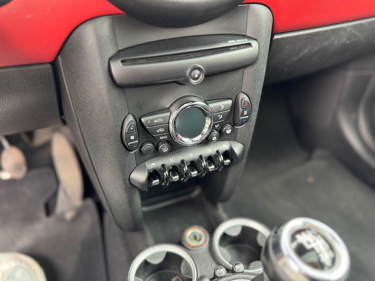 Mini Cooper 2 (R56) LCI D 1.6  110 cv - TOIT OUVRANT - INTERIEUR CUIR - RADAR DE RECUL