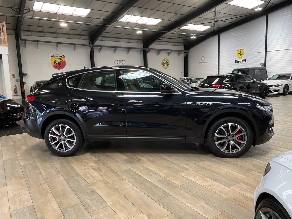 Maserati Levante V6 275 GRANLUSSO CAMERA/CARPLAY