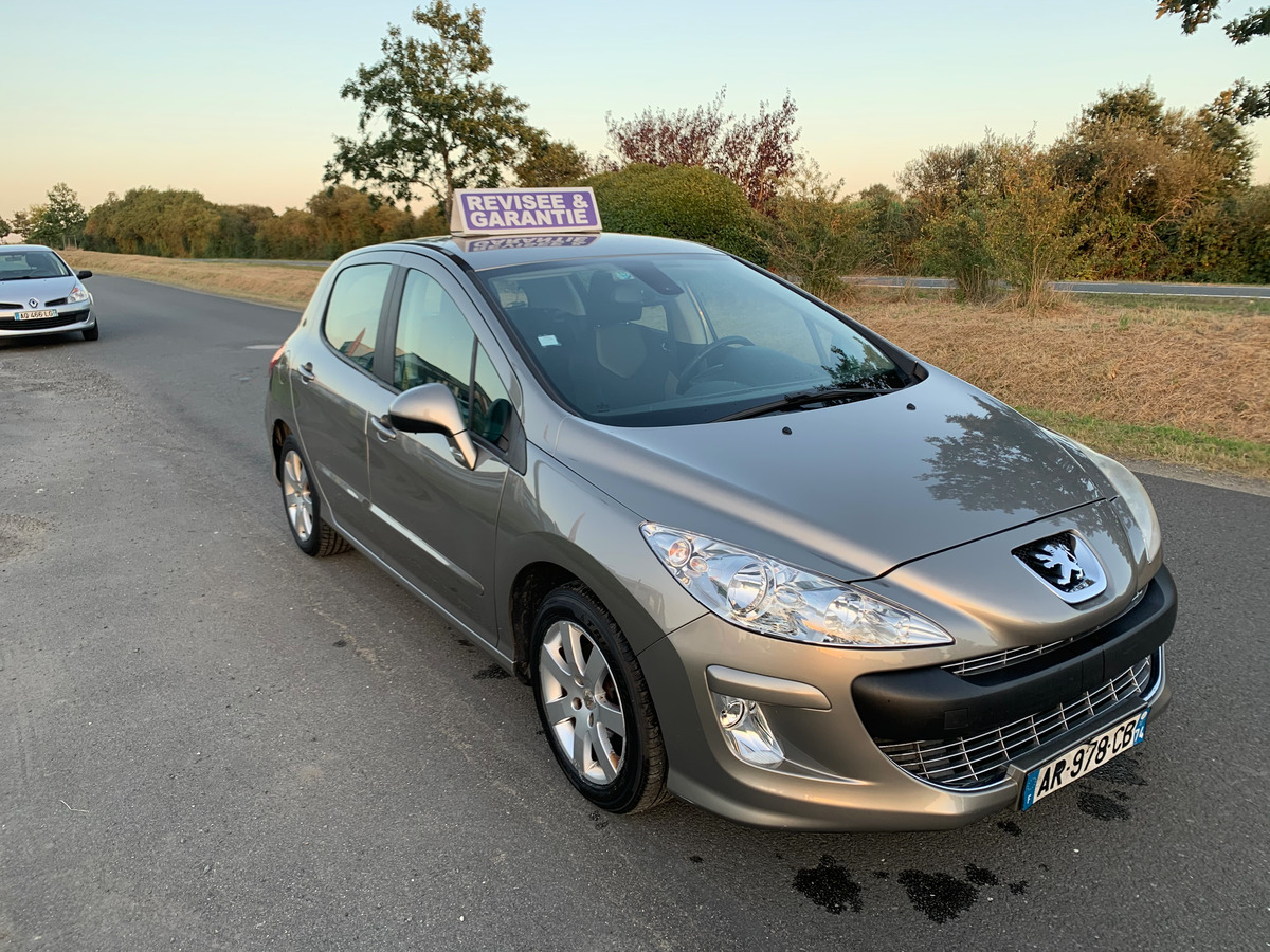 Peugeot 308 1.6 hdi 110CV 129574KM