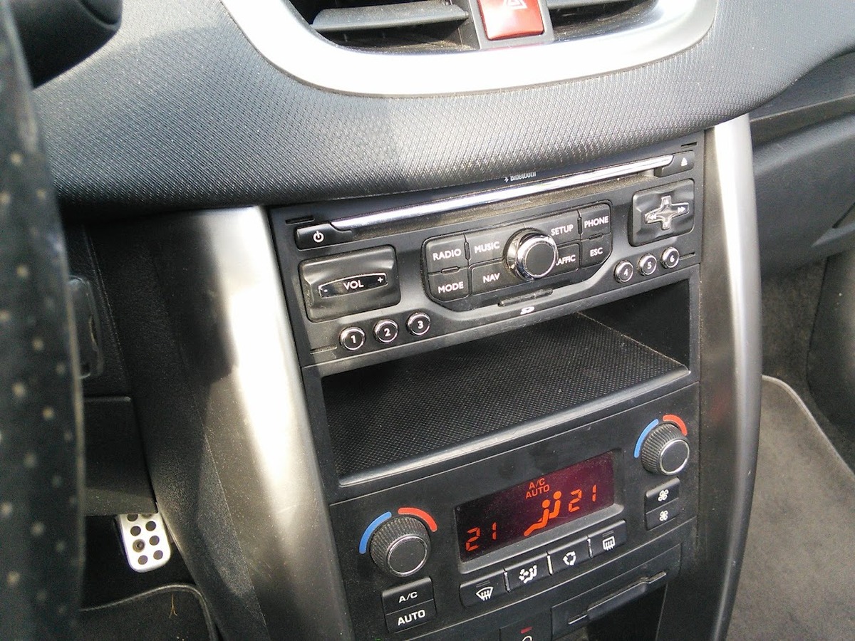 Peugeot 207 CC 1.6 HDi 112ch  Féline CLIM CUIR GPS