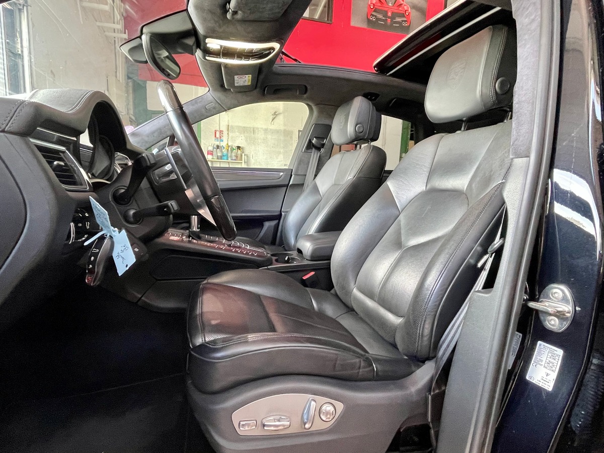 Porsche Macan 3.6 V6 TURBO 400 Full Options a