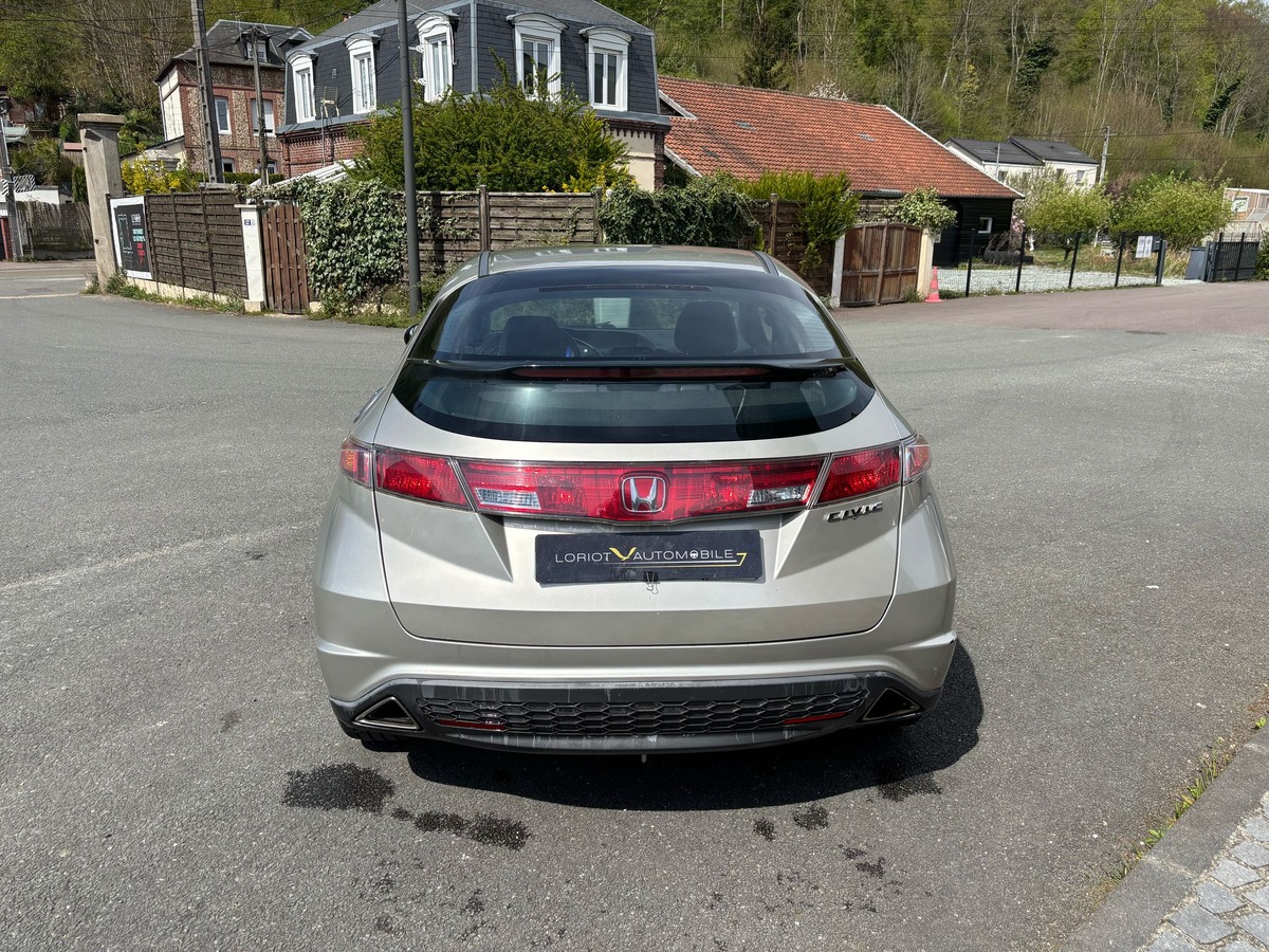 Honda Civic 1.8 VTEC 140 - Finition Sport - Garantie
