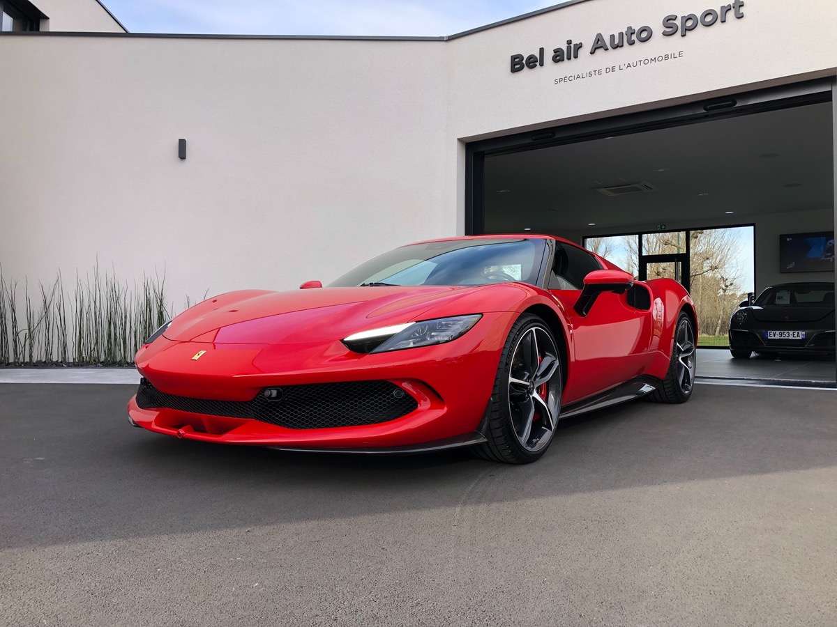 Ferrari 296 GTB 3.0 TURBO V6 HYBRIDE / TVA / 4755 KMS