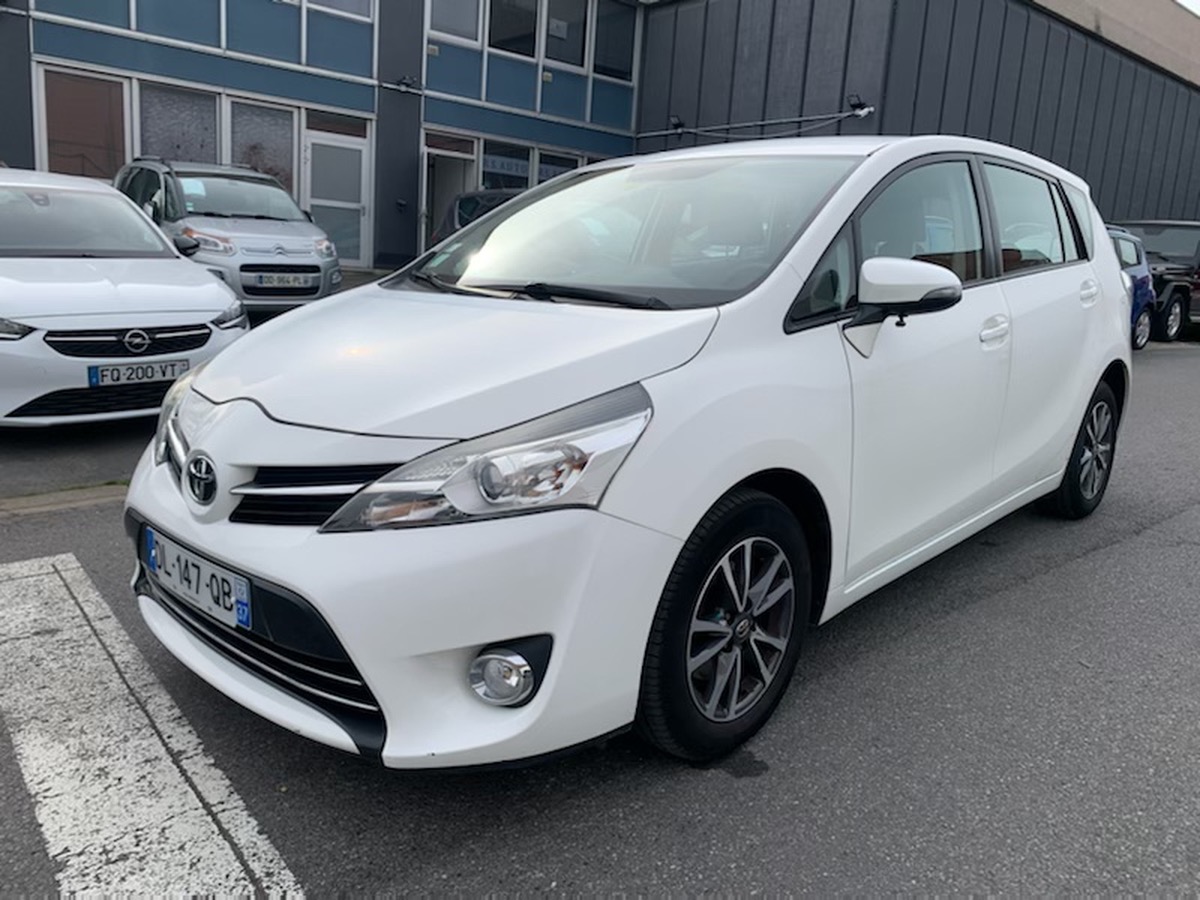 Toyota Verso 2.0 D-4D 112 CV dynamique 4XCB