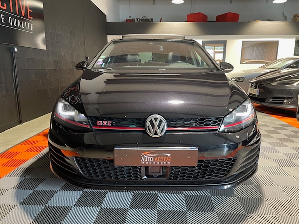 Volkswagen Golf GTI 230CV DSG6