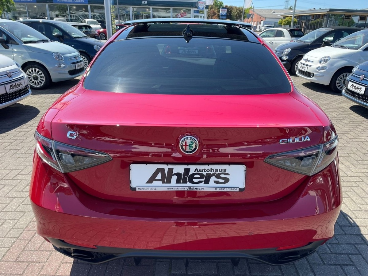 Alfa Romeo Giulia 2.0T 280ch Competizione Q4 AT8 Toit ouvrant Harman-Kardon