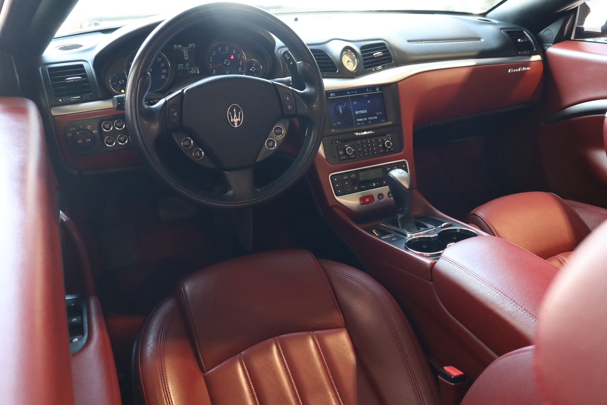 Maserati GranCabrio V8 4.7 440 cv